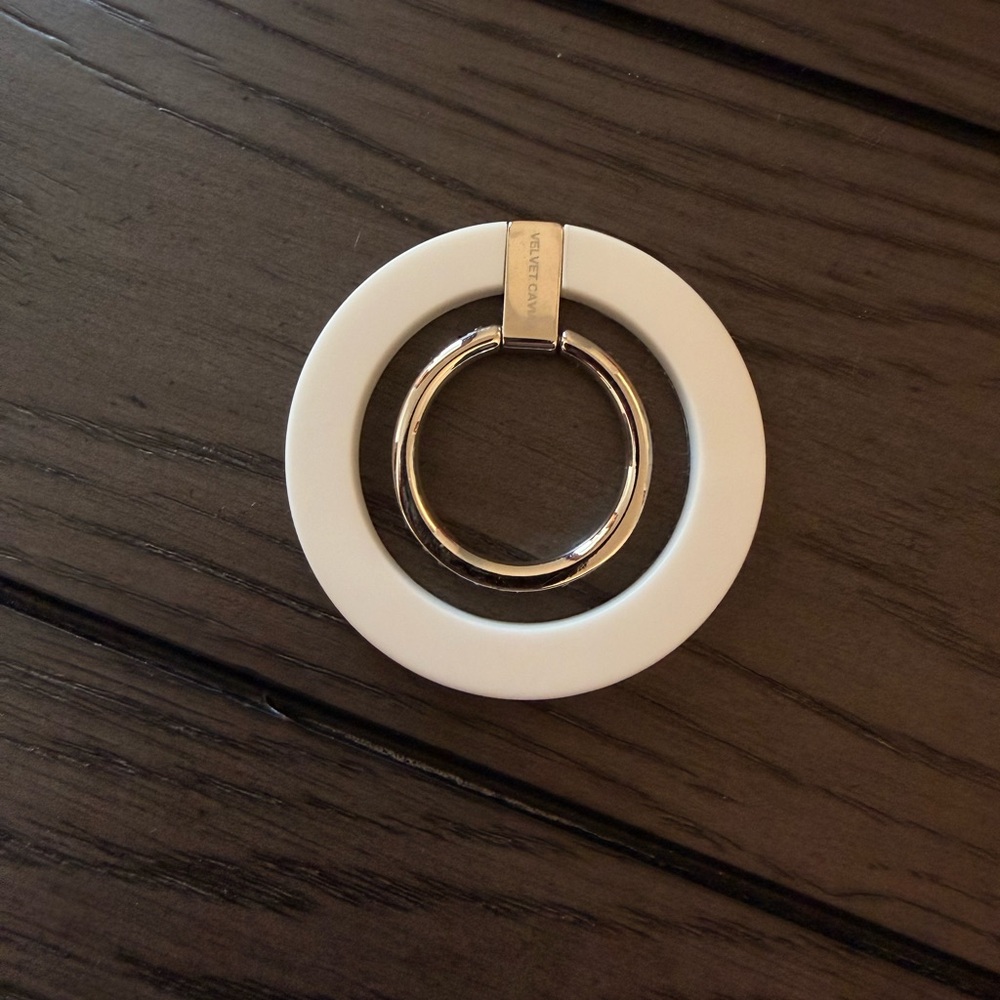 Velvet Caviar White Phone Ring Holder